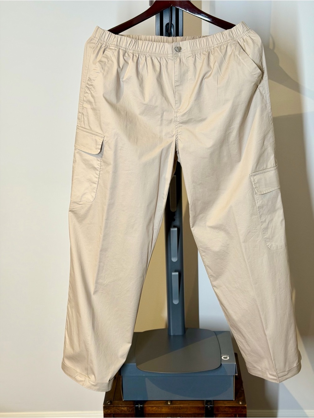 Men's Lightweight Cargo Pants in Cream